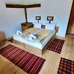 Guest house Family Byalata Kashta 3*