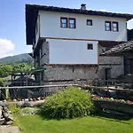 Guest house Family Byalata Kashta 3*