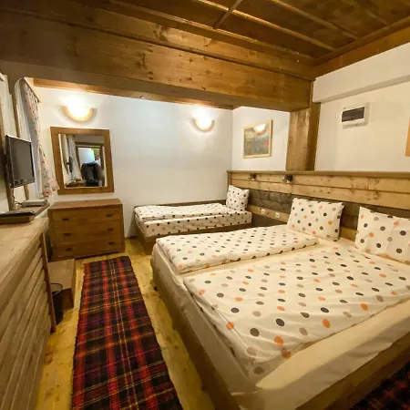 Pensión Family Byalata Kashta 3*