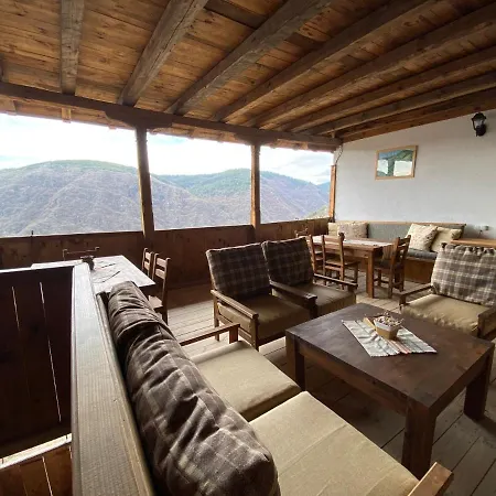 Guest house Family Byalata Kashta Kovacevica