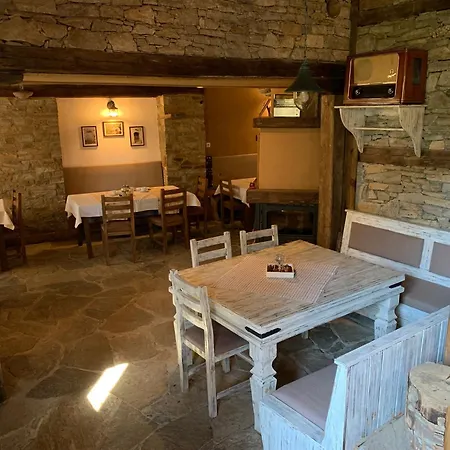 Family Byalata Kashta Guest house Kovacevica