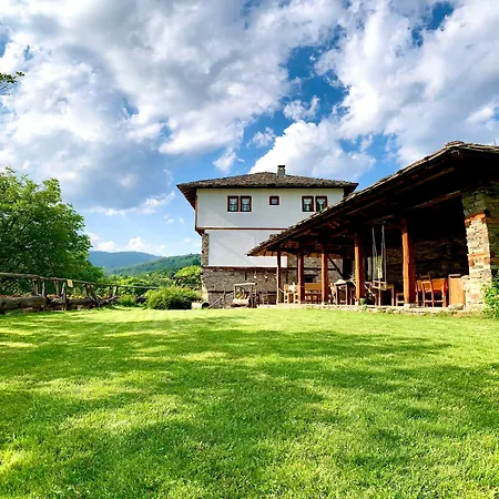 Guest house Family Byalata Kashta Kovacevica
