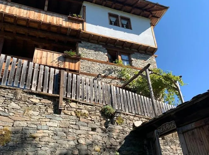 Guest house Family Byalata Kashta 3*