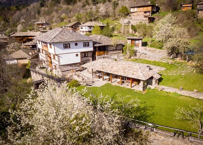 ゲストハウス Family Byalata Kashta