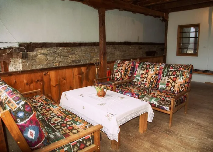 Guest house Family Byalata Kashta 3*