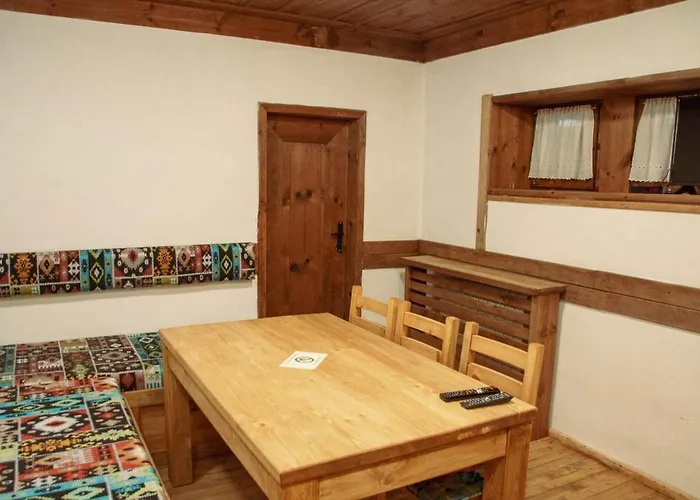 Family Byalata Kashta