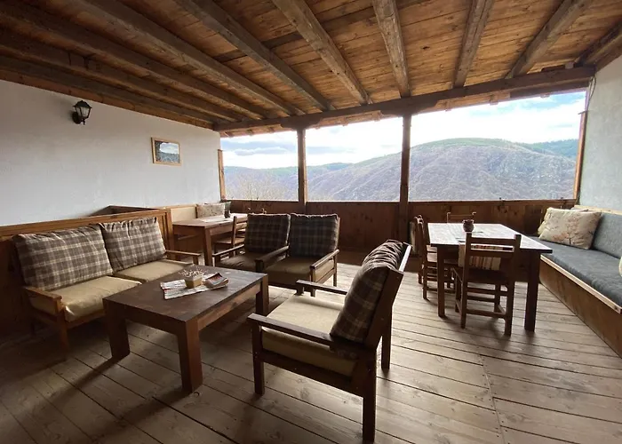 Family Byalata Kashta 3*