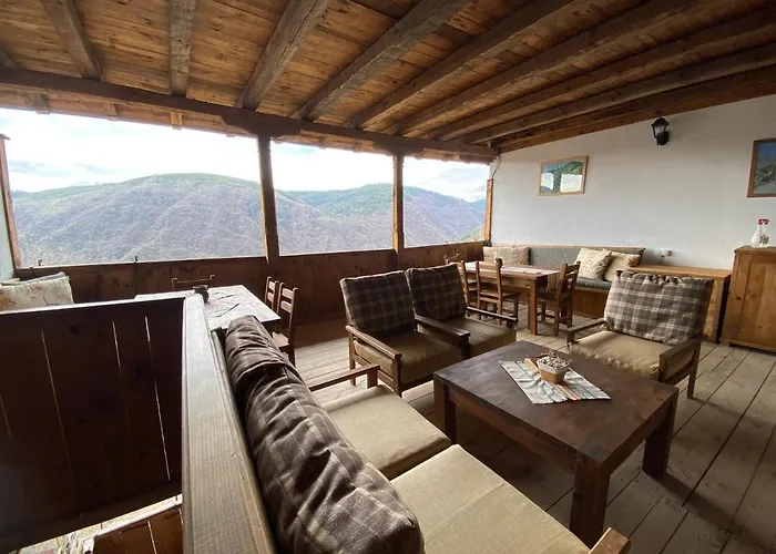 Guest house Family Byalata Kashta Kovacevica