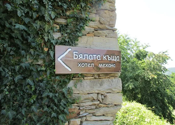 Family Byalata Kashta 3* Kovacevica