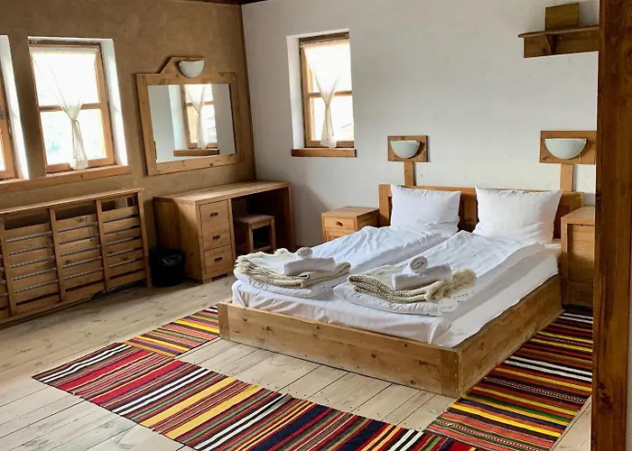 Family Byalata Kashta