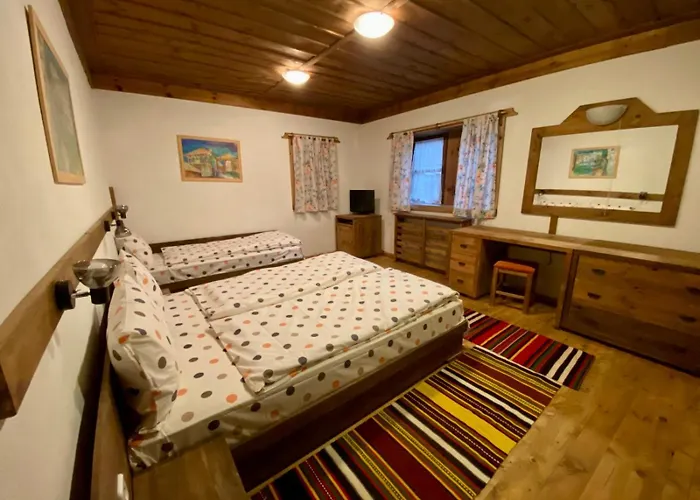 Guest house Family Byalata Kashta 3*