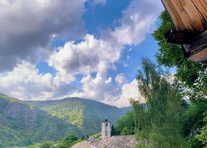 ゲストハウス Family Byalata Kashta