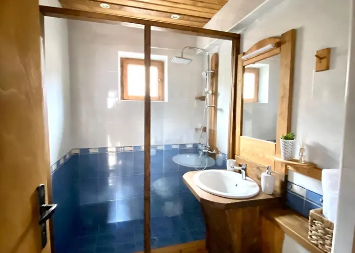 Family Byalata Kashta Guest house Kovacevica