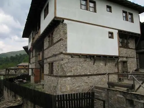 Family Byalata Kashta 3*